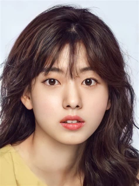 Shin Se Hwi .
